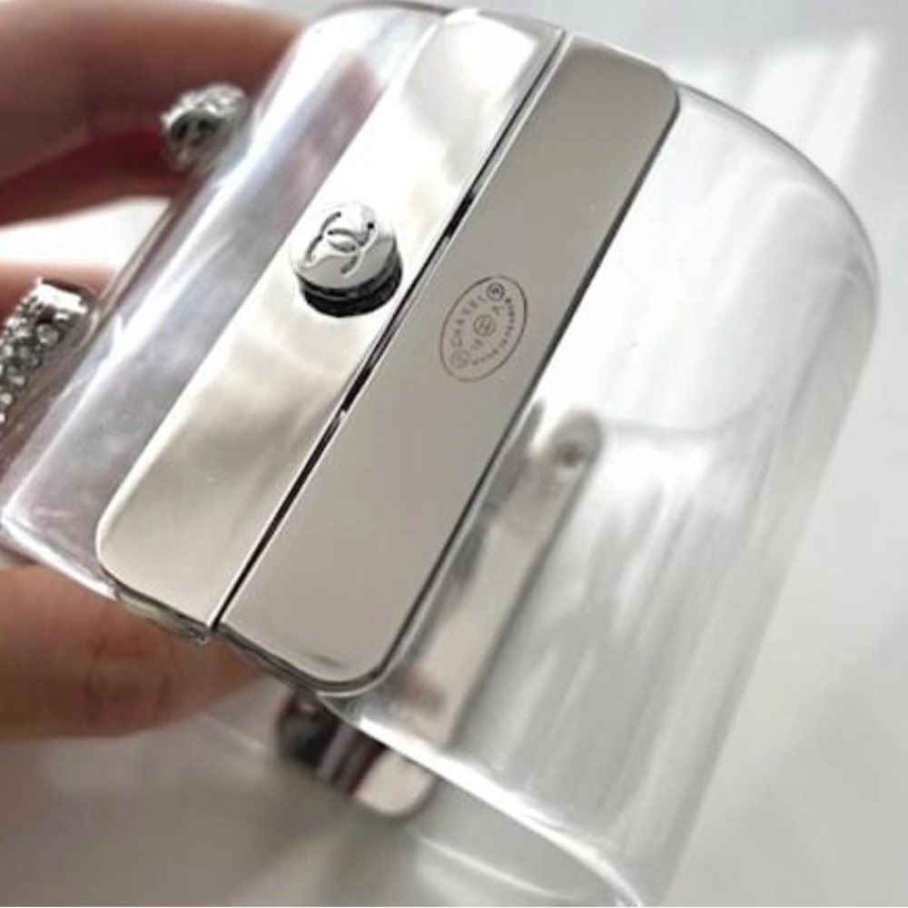 CHANEL Clear Acrylic Cuff with Crystal CC Emblem - Picture 3 of 4